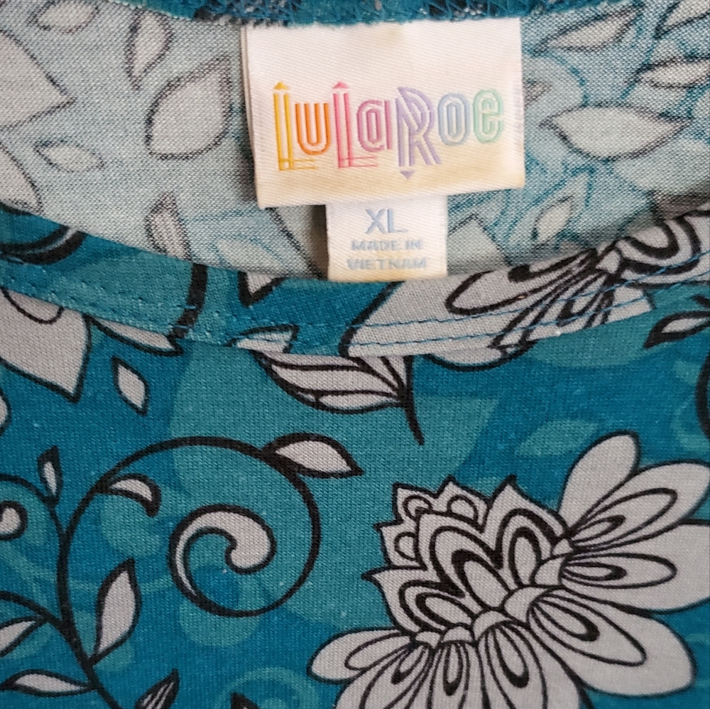 Lularoe carly